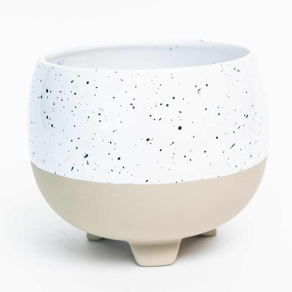 AI-CE10-143_Q01 Specked White With Beige Footed Base Planter