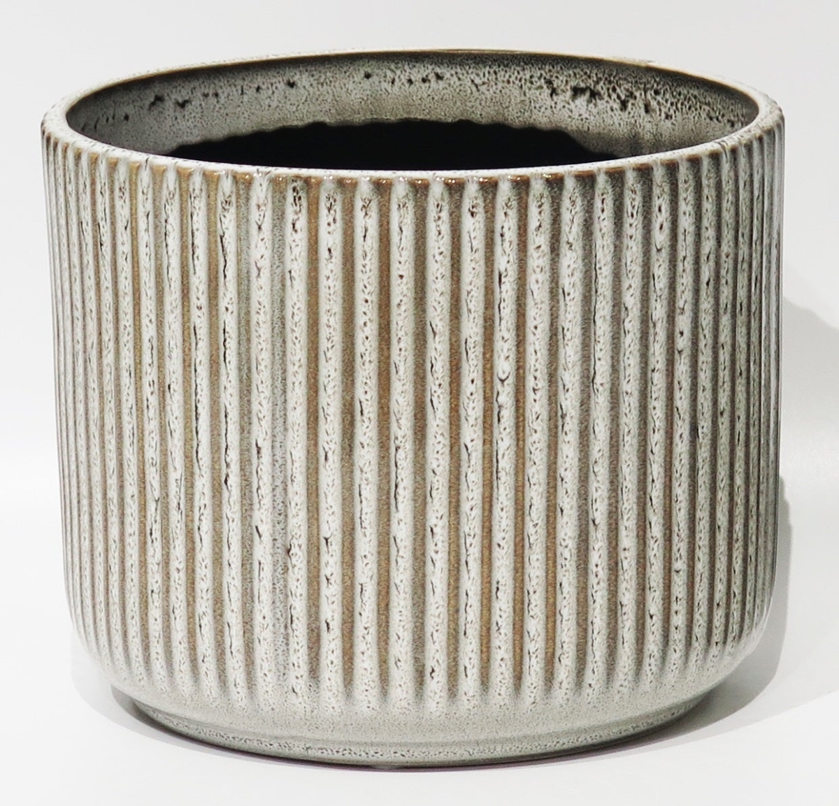 AI-CE10-157_Q01 6' Pot Size Taupe Striped Planter