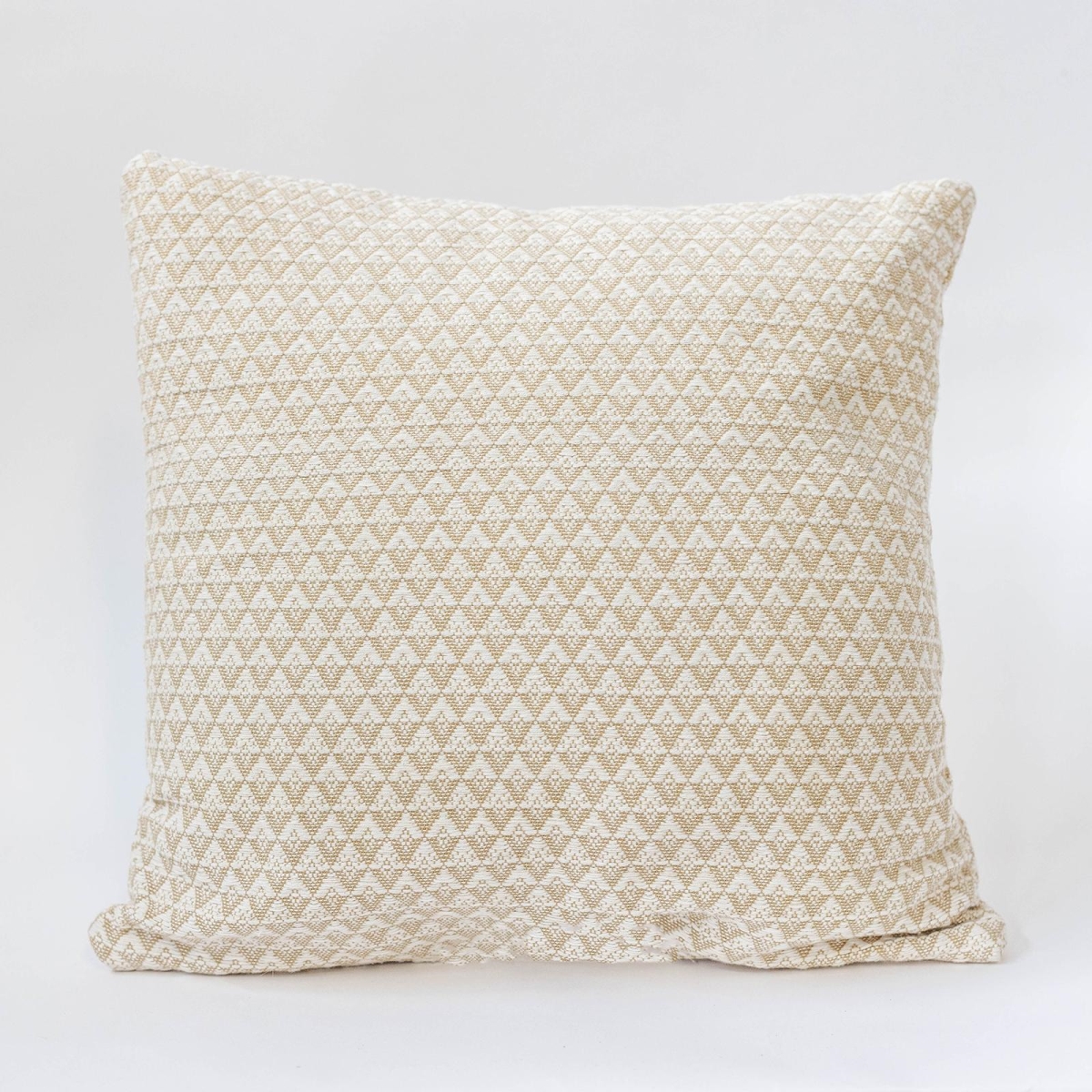 FP-IMT-046-C_Q01 Cream And Tan Patterned Cushion Cover