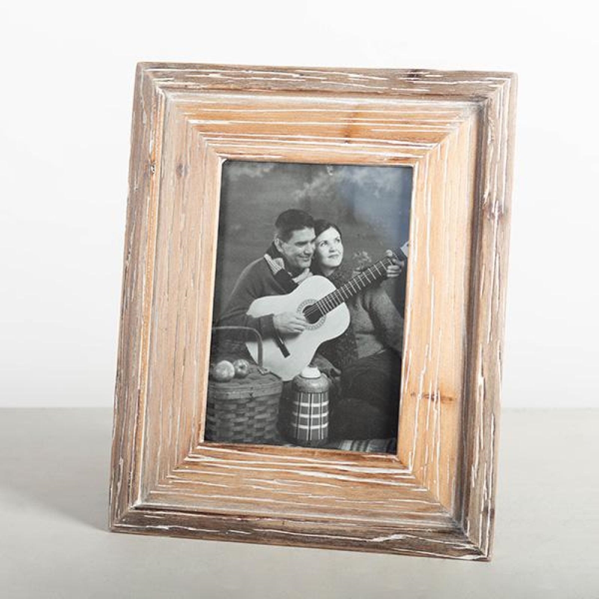 FP-WEN-084-L_Q01 Washed White On Brown Photo Frame