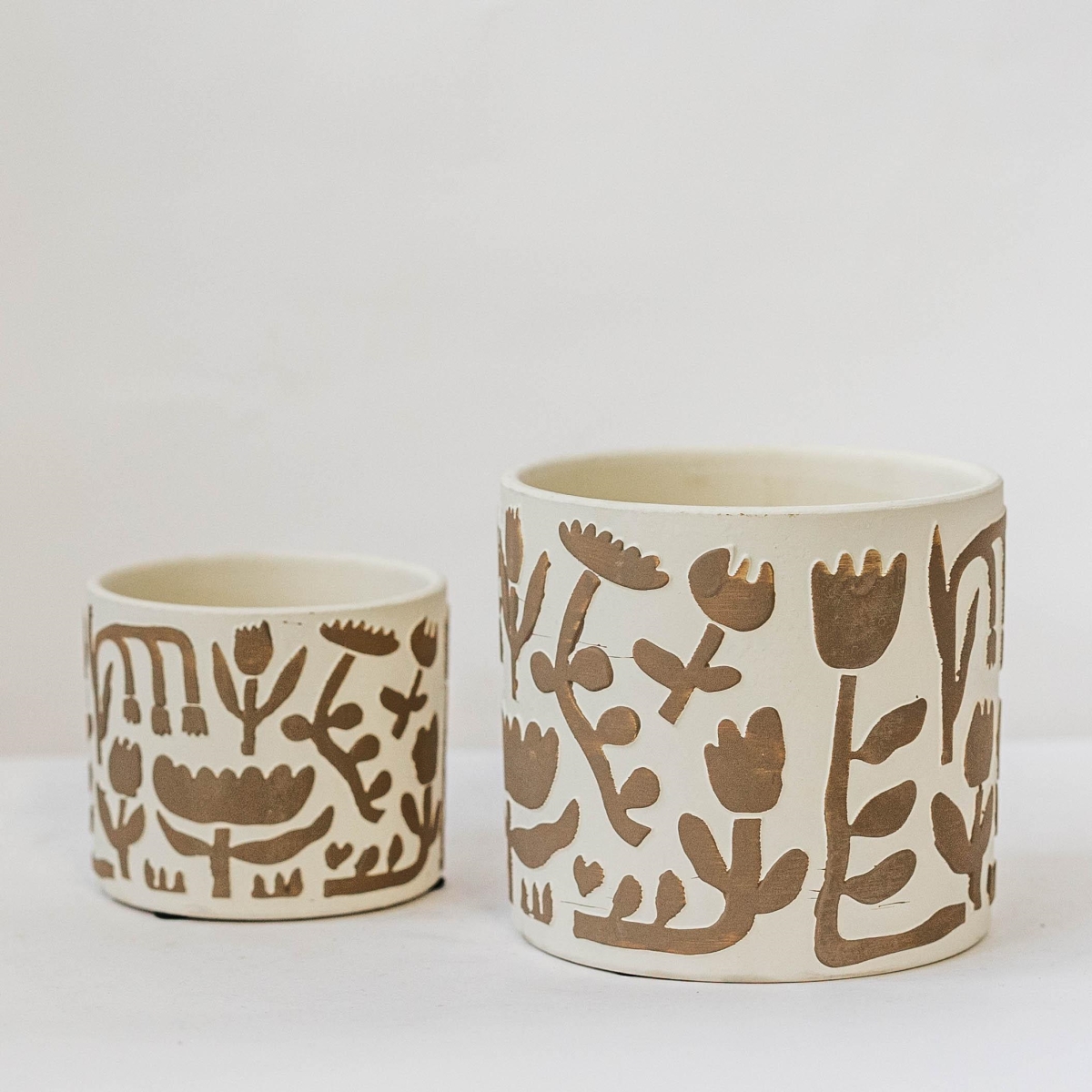 FP-CNP-302 Set Of 2 Terracotta With Primitive Flower Patterns Planters