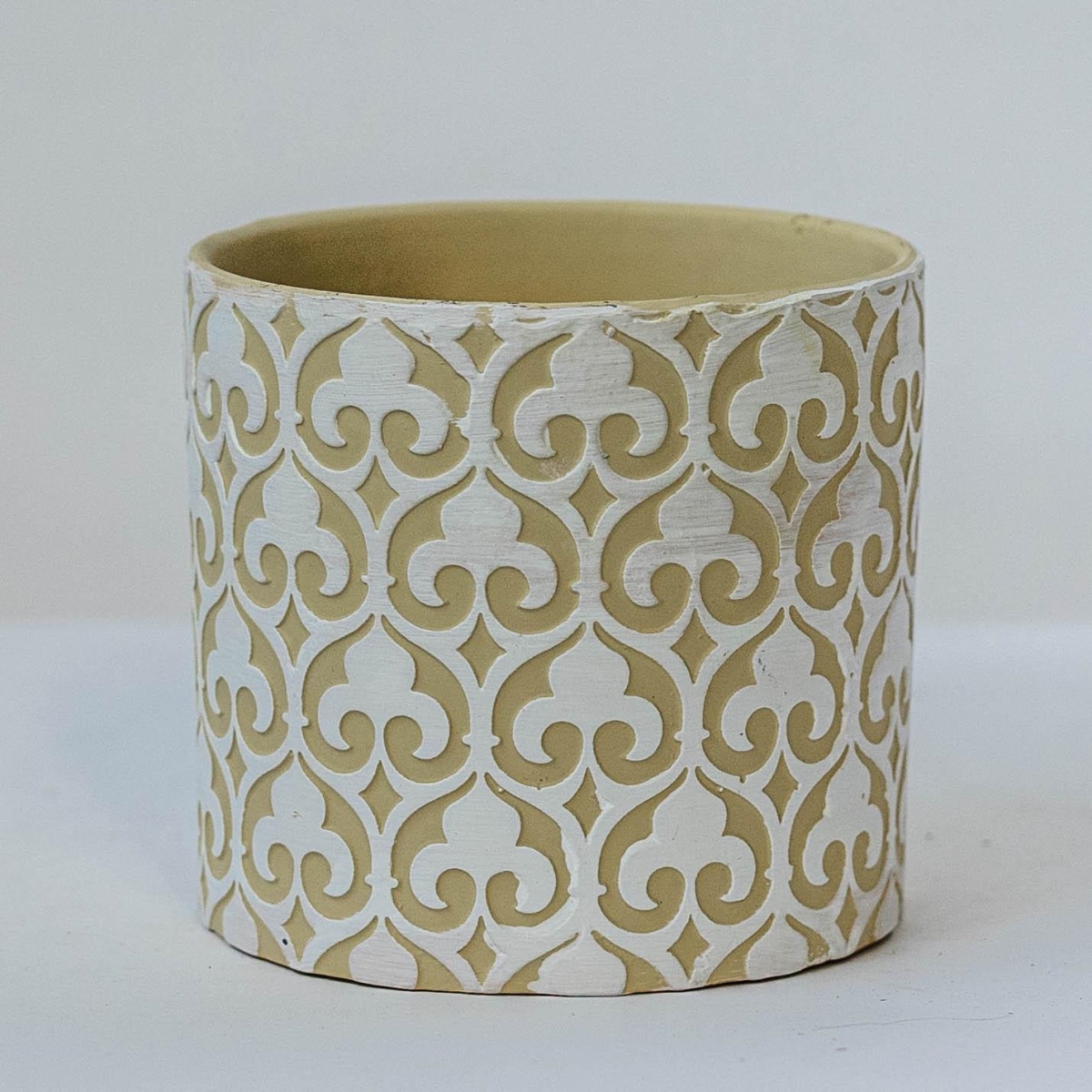 FP-CNP-004_Q01 Fleur-De-Lys Raised Pattern Cream And White Pattern Planter
