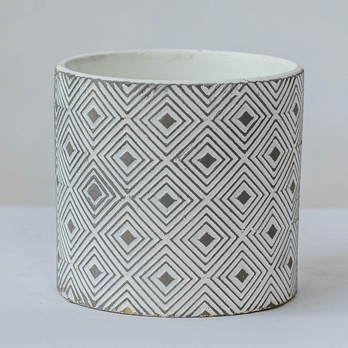 FP-CNP-184_Q01 White On Gray Diamond Pattern Planter