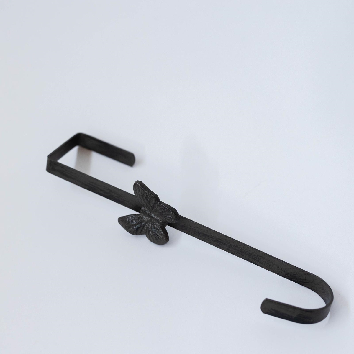 FP-KIN-193_Q01 Cast Iron With A Butterfly Wreath Or Stocking Holder