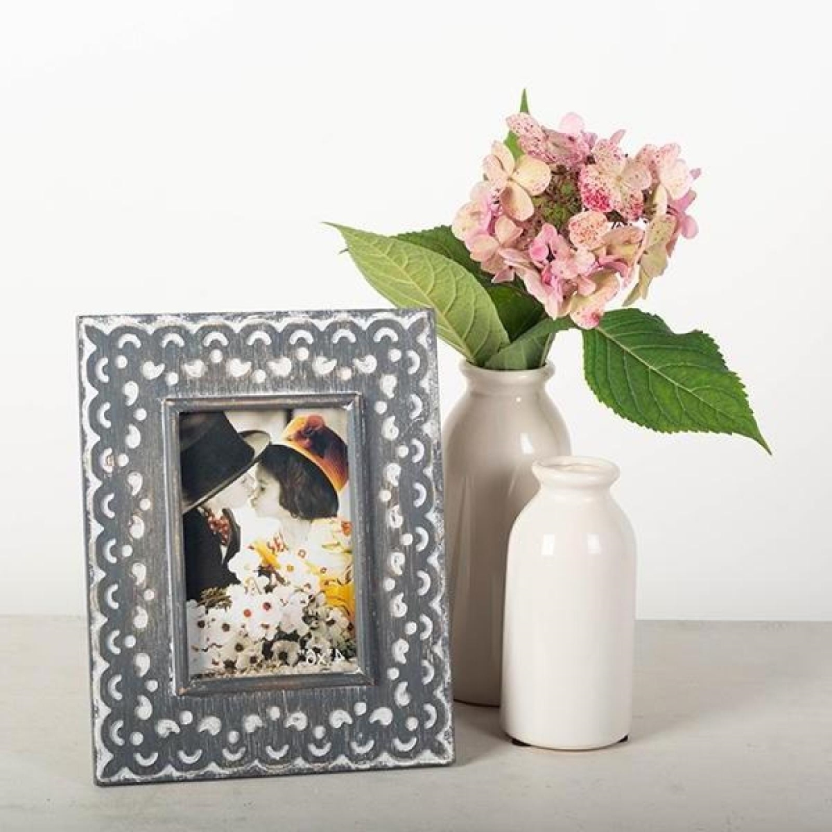 FP-WEN-041-GR_Q01 Wooden Washed Gray And White Patterned Photo Frame