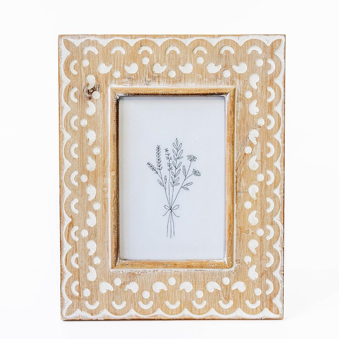 FP-WEN-042-NW_Q01 Wooden Frame With Washed White Pattern Photo Frame