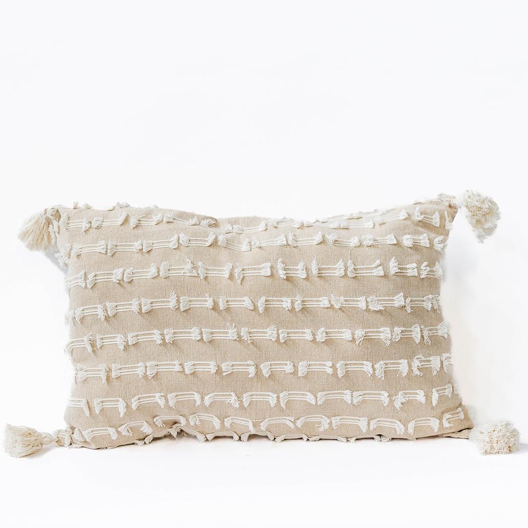 FP-IMT-089-C-rg_Q01 Beige And Ivory Textured With Tassels Rectangular Cushion Cover