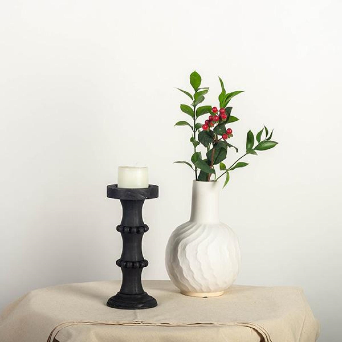 FP-WEN-14498-09_Q01 Black Wood With Beads Column Candle Holder
