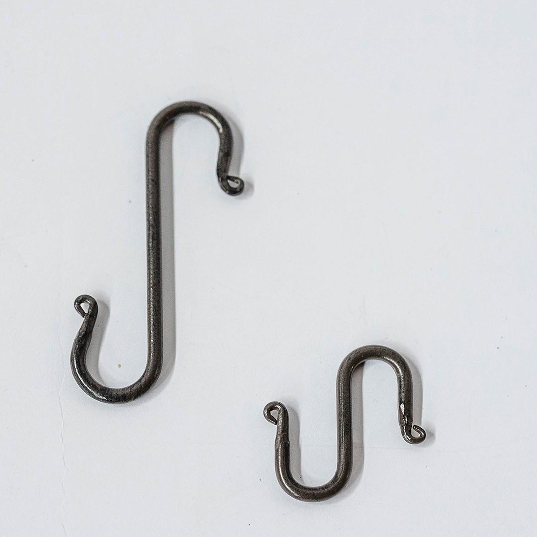 FP-KIN-206 Set Of 2 Two-Way Cast Iron Hooks