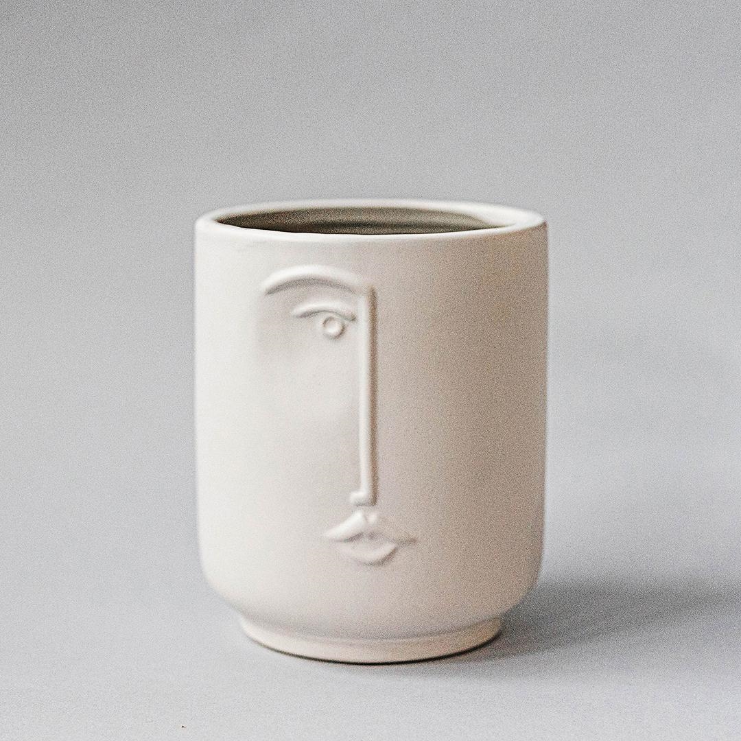 FP-ECX-138_Q01 Abstract Face Planter