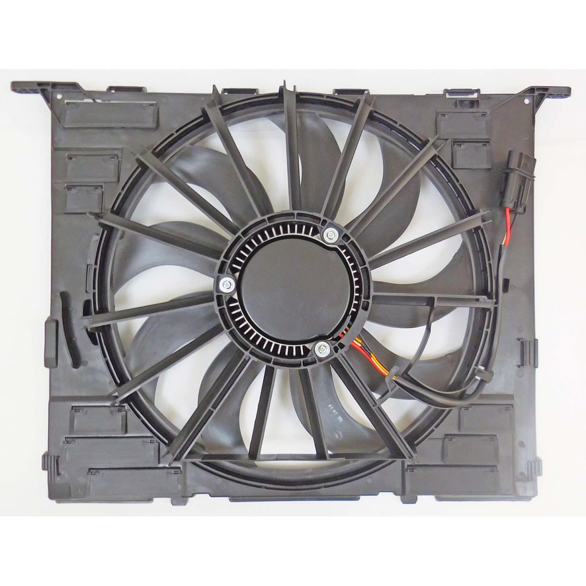 TA-BM3115140 Replacement Radiator And Condenser Fan Assembly With One Big Fan For BMW 7_SERIES 2016-2022(BM3115140)