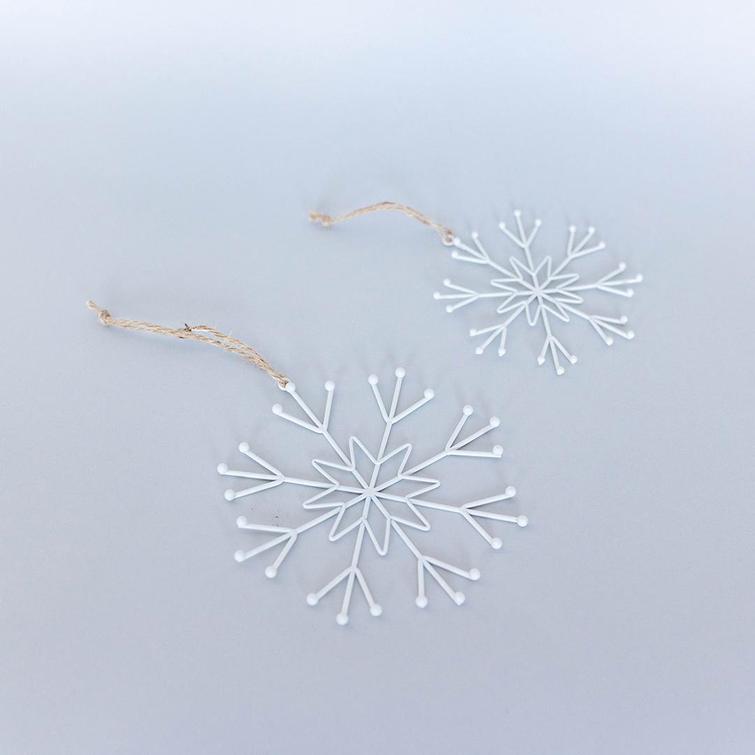 FP-HUS-651 Set Of 2 Assorted Sized Snowflake Ornaments