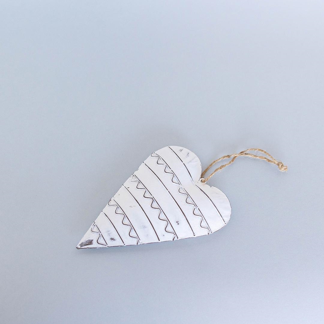 FP-HUS-626-W Hanging Patterned Heart Ornament