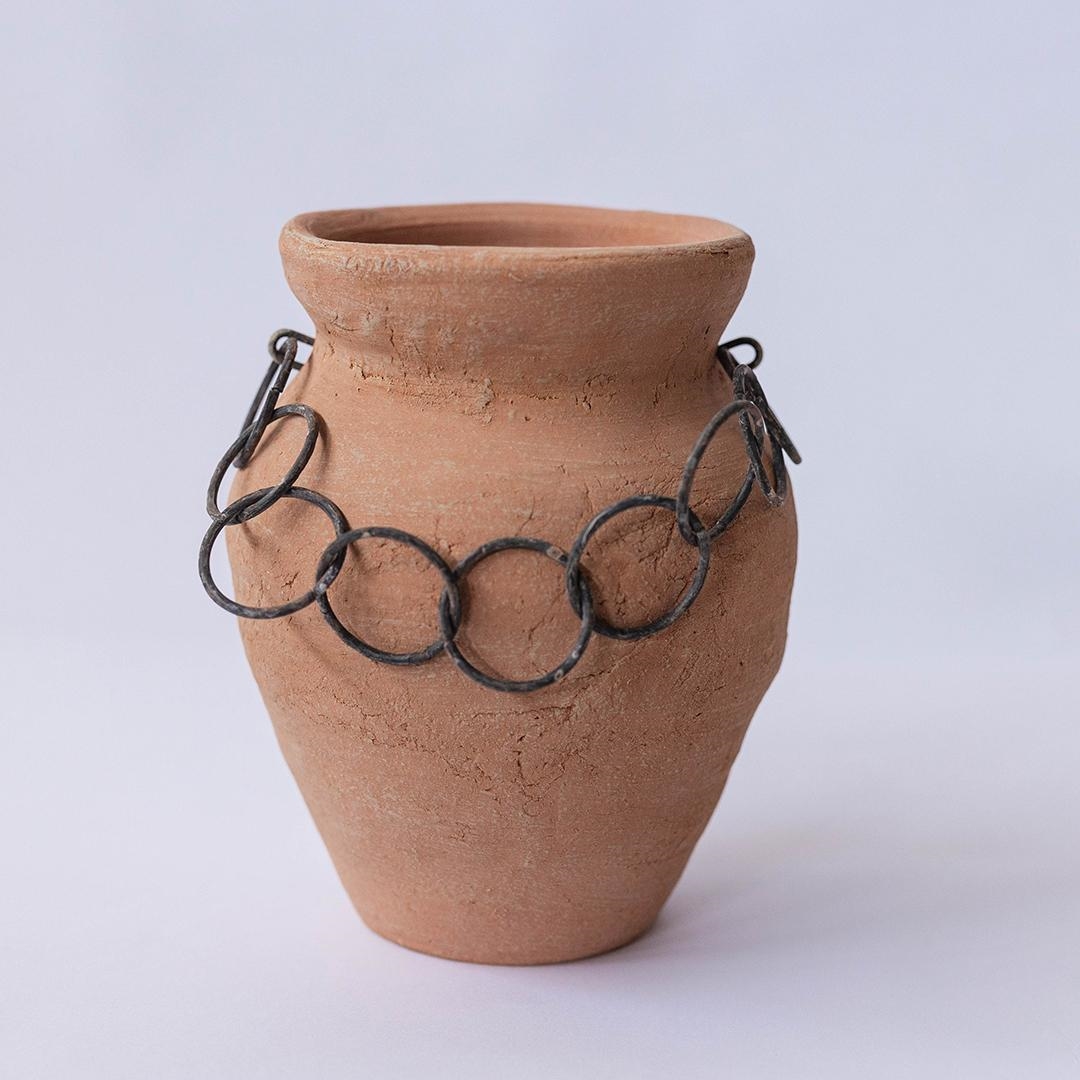 FP-CNP-388-NC Rustic Look With Chain DecorVase