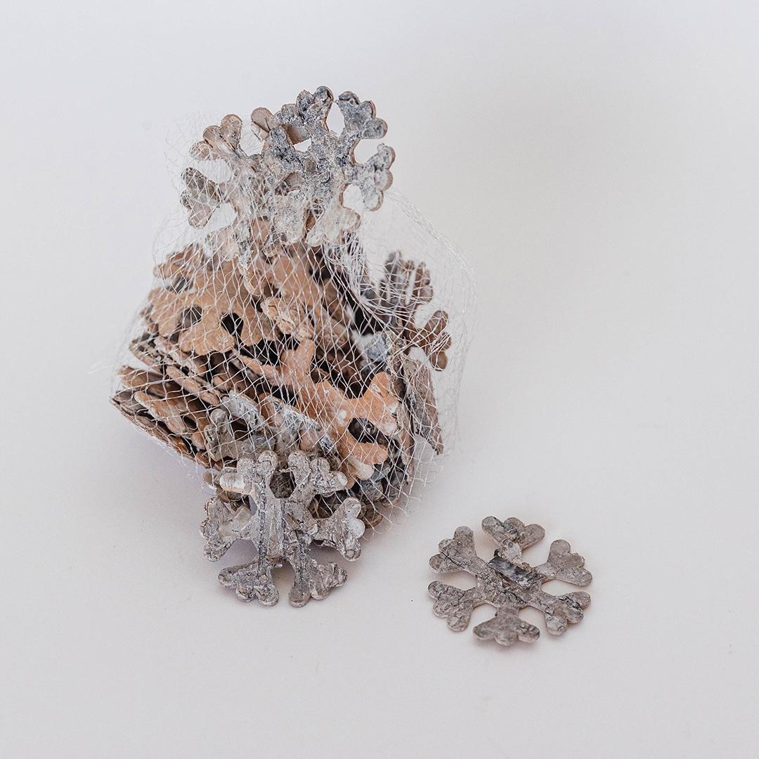 FP-DX528 Set Of 30 Weathered Look Snowflake Decorations