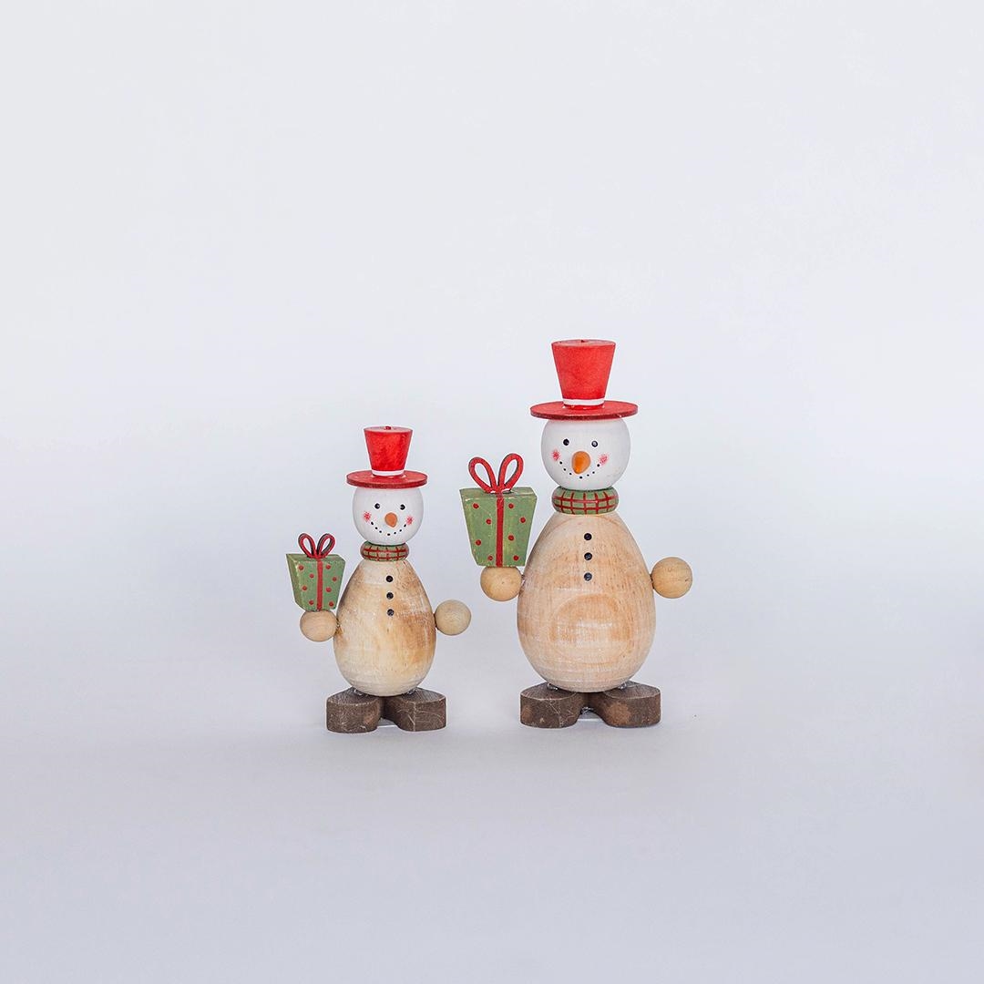 FP-HUS-643 Snowmen Holding Gifts Figurines