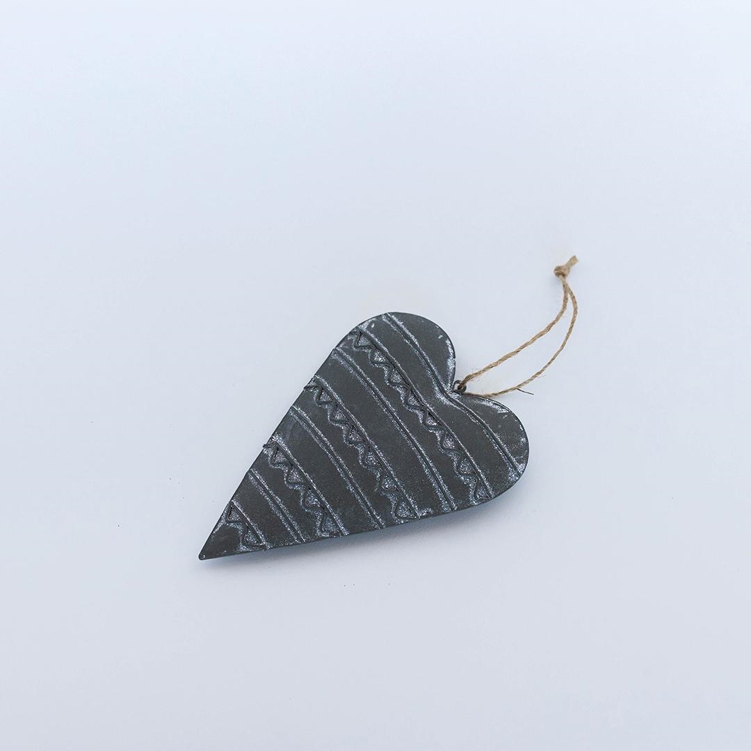 FP-HUS-626-G Heart With Lines Pattern Hanging Ornament