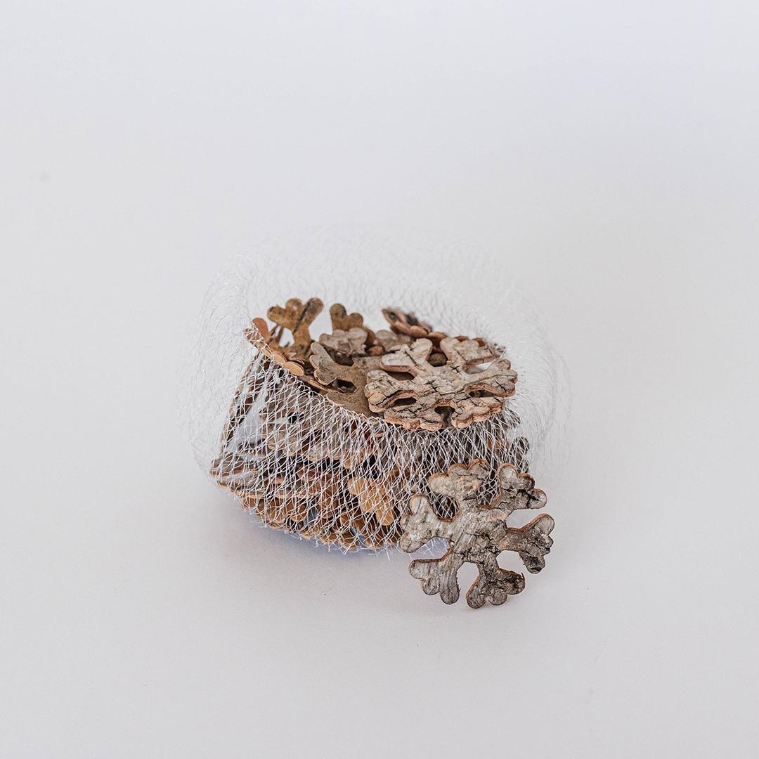 FP-DX527 Set Of 30 Natural Look Snowflake Decorations