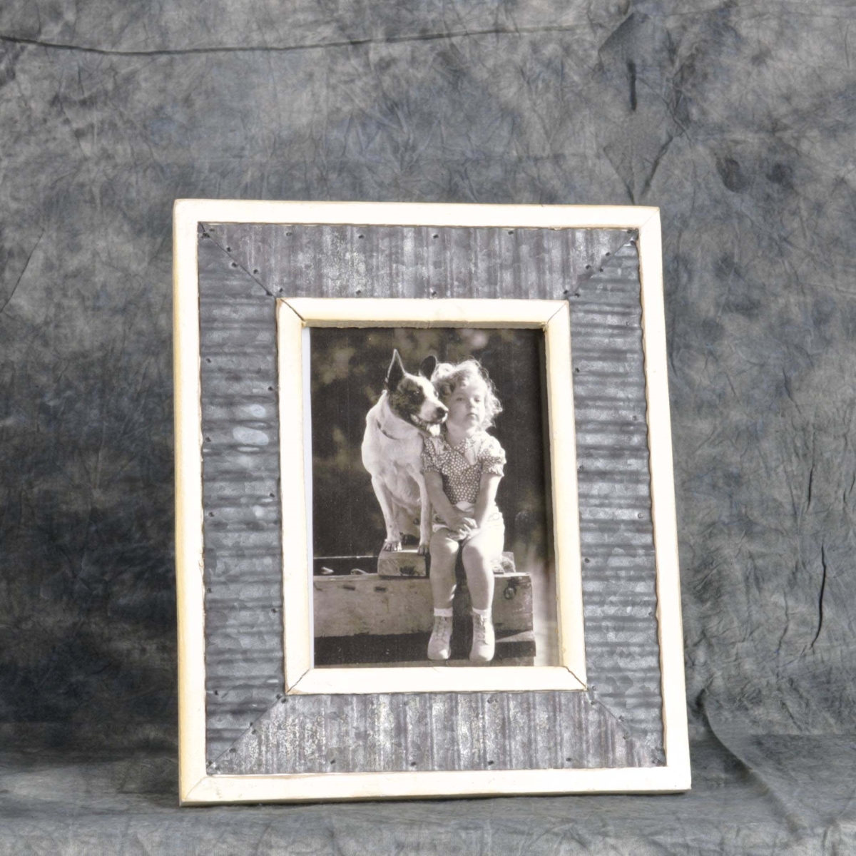 FP-WDPF-007-W-S Vintage Look Photo Frame