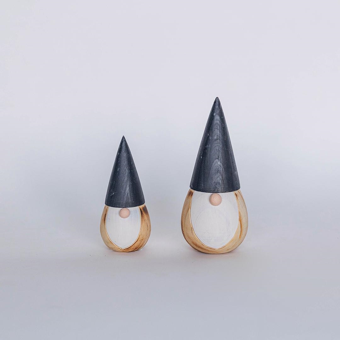 FP-HUS-691 Set Of 2 Round Gnomes In Black Hats Figurines