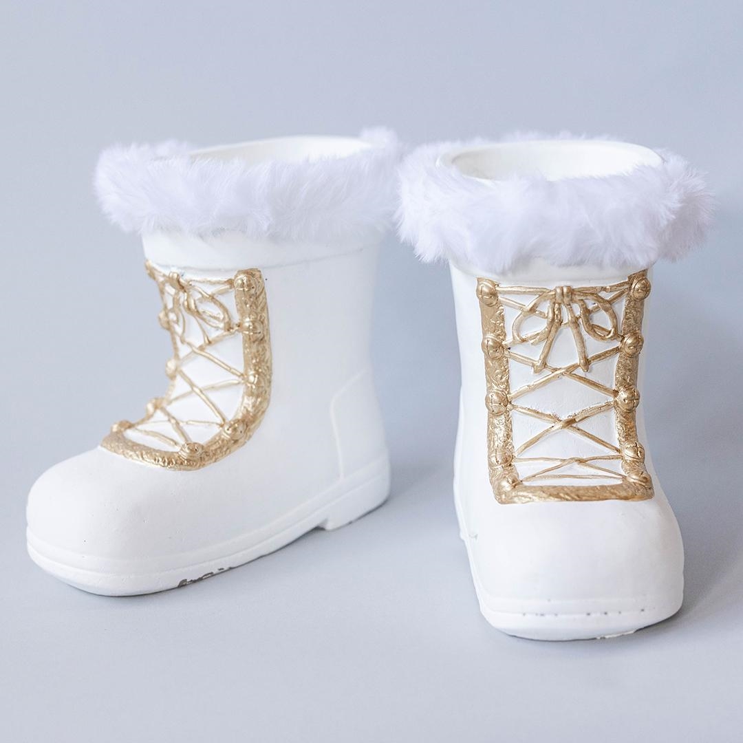 FP-CNP-407 Set Of 2 Festive Set Of Two Cement Pots Shaped Like Winter Boots- Finished In White With Golden Details And Faux Fur Trim Planters