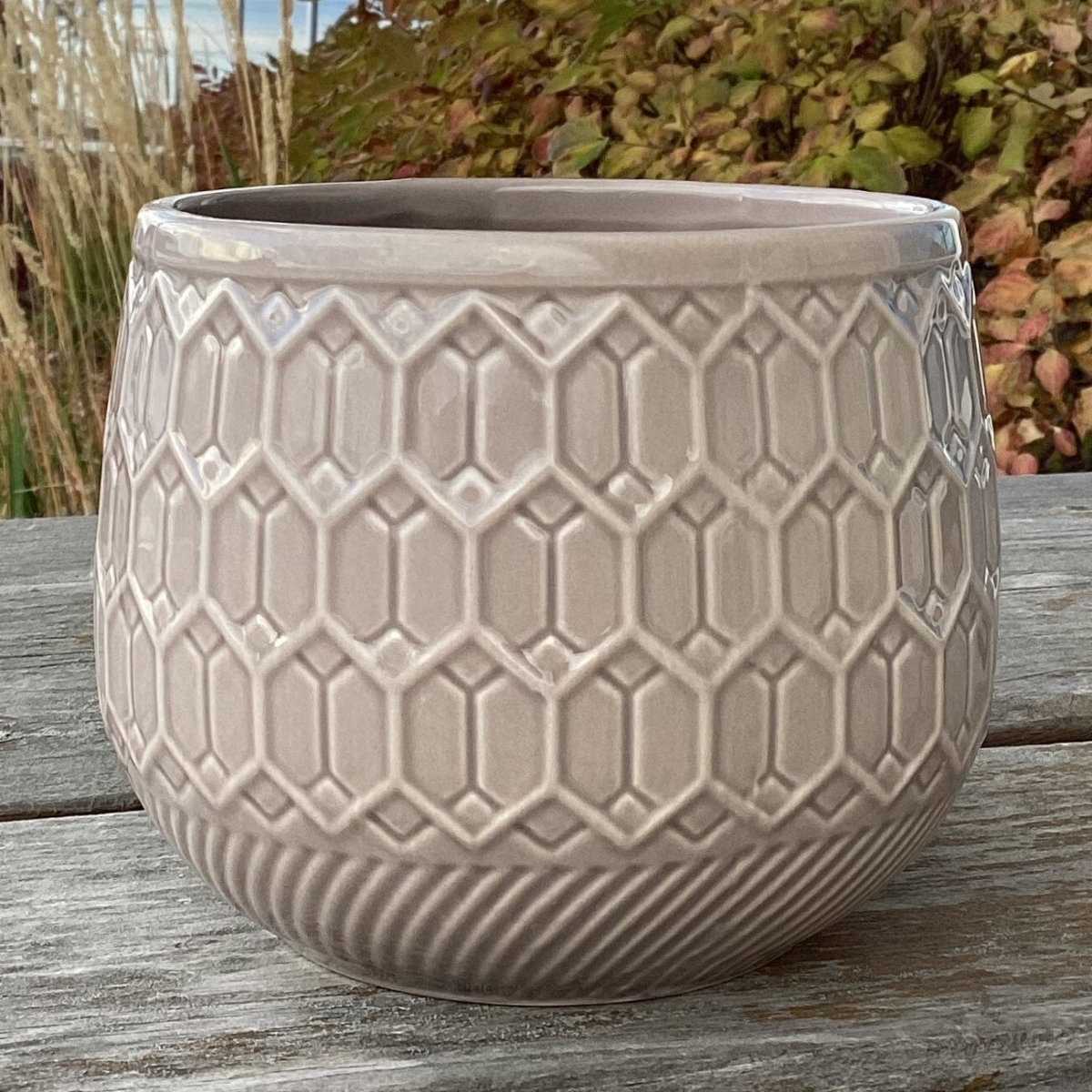 AI-CE115-321 Shiny Gray Embossed Diamond Pattern Planter