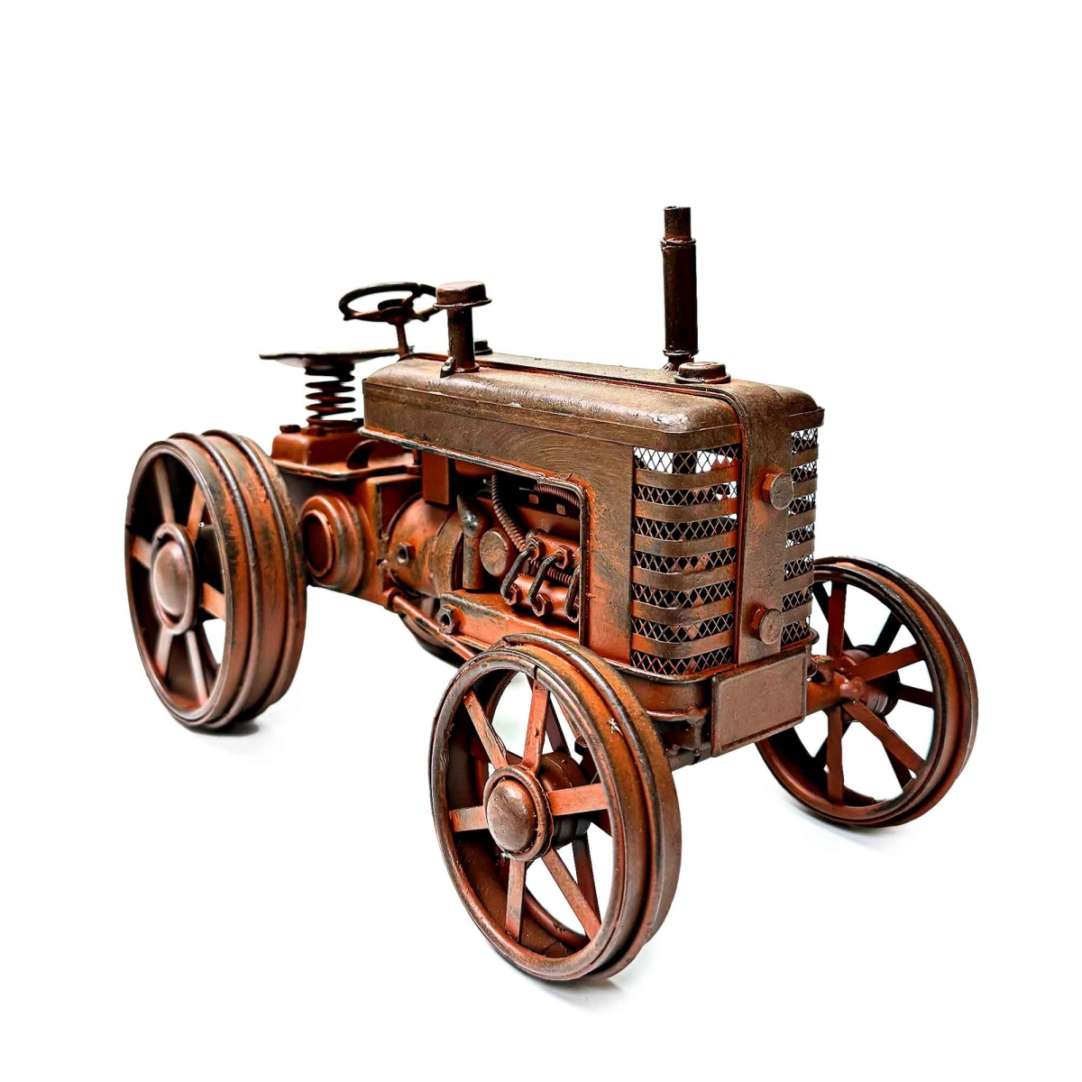 BM-RD2069 Vintage Look Rusty Tractor Figurine