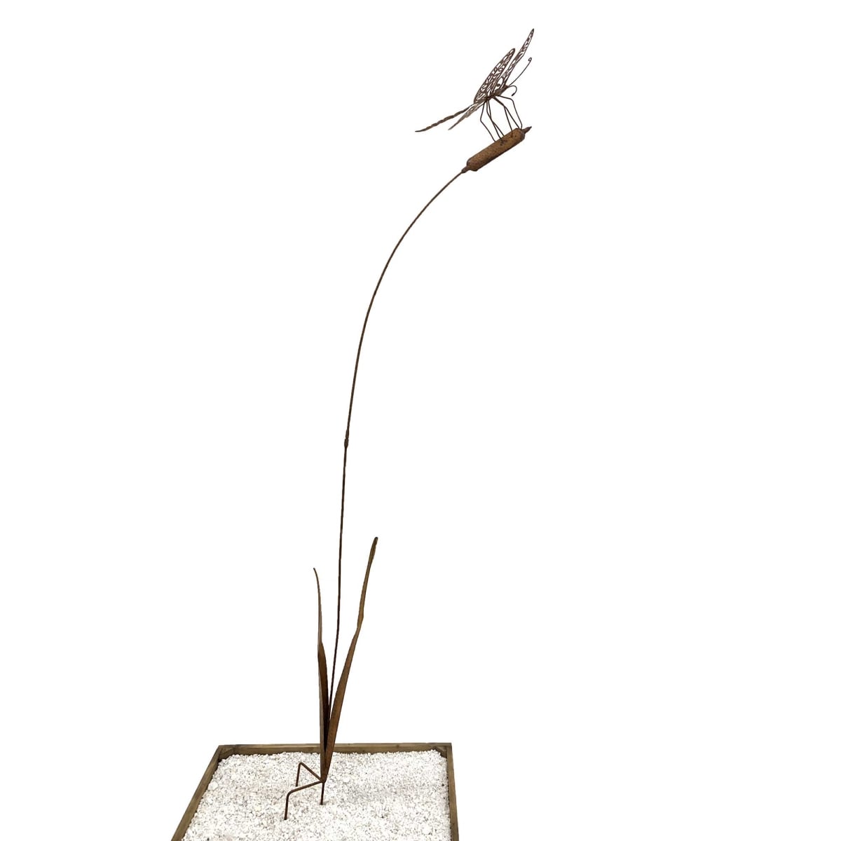 BM-GD6239 Rustic Dragonfly Landing On A Bullrush Garden Stake