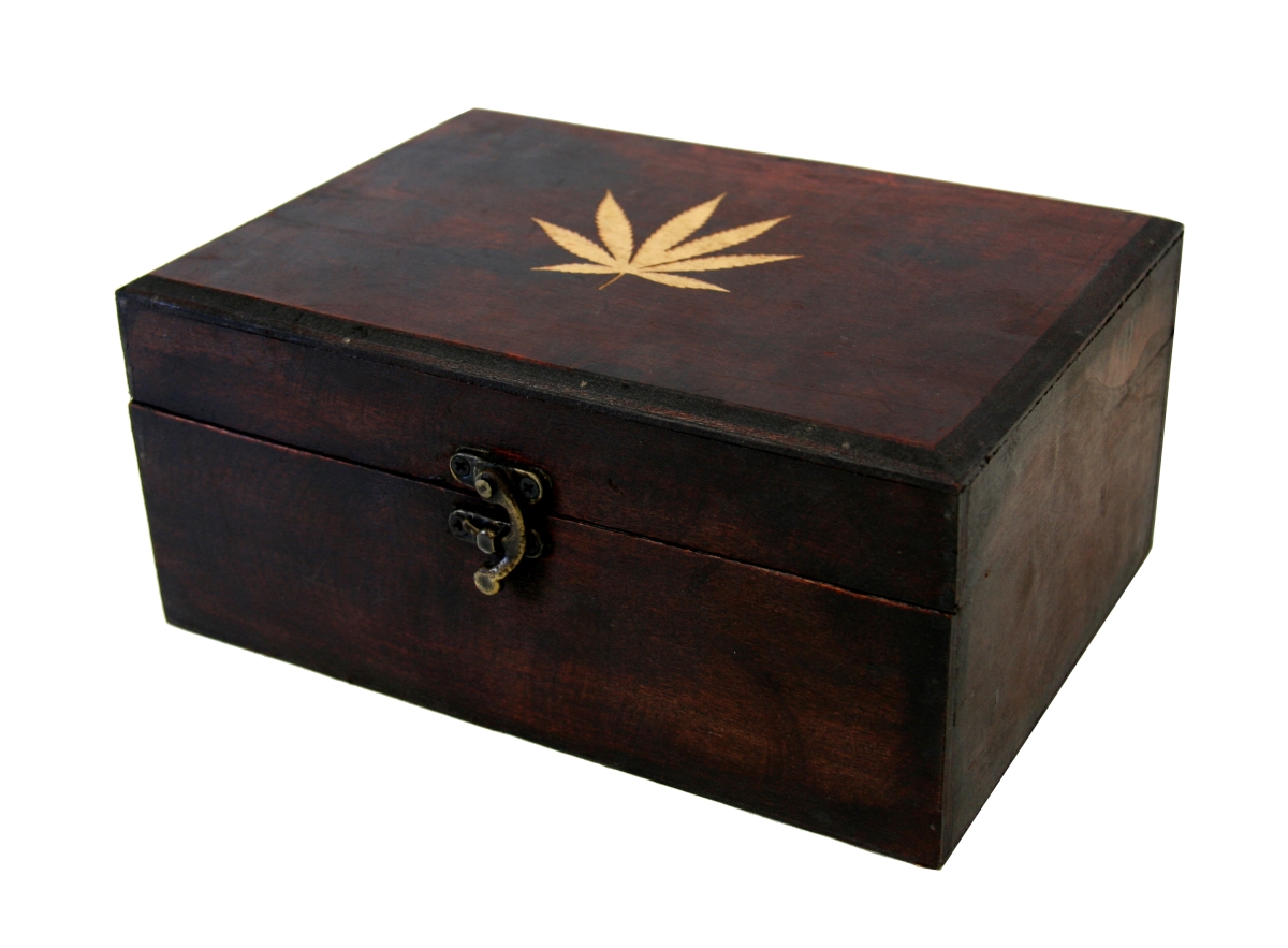 BM-FZW17104 Gold Leaf Engraved Decorative Box