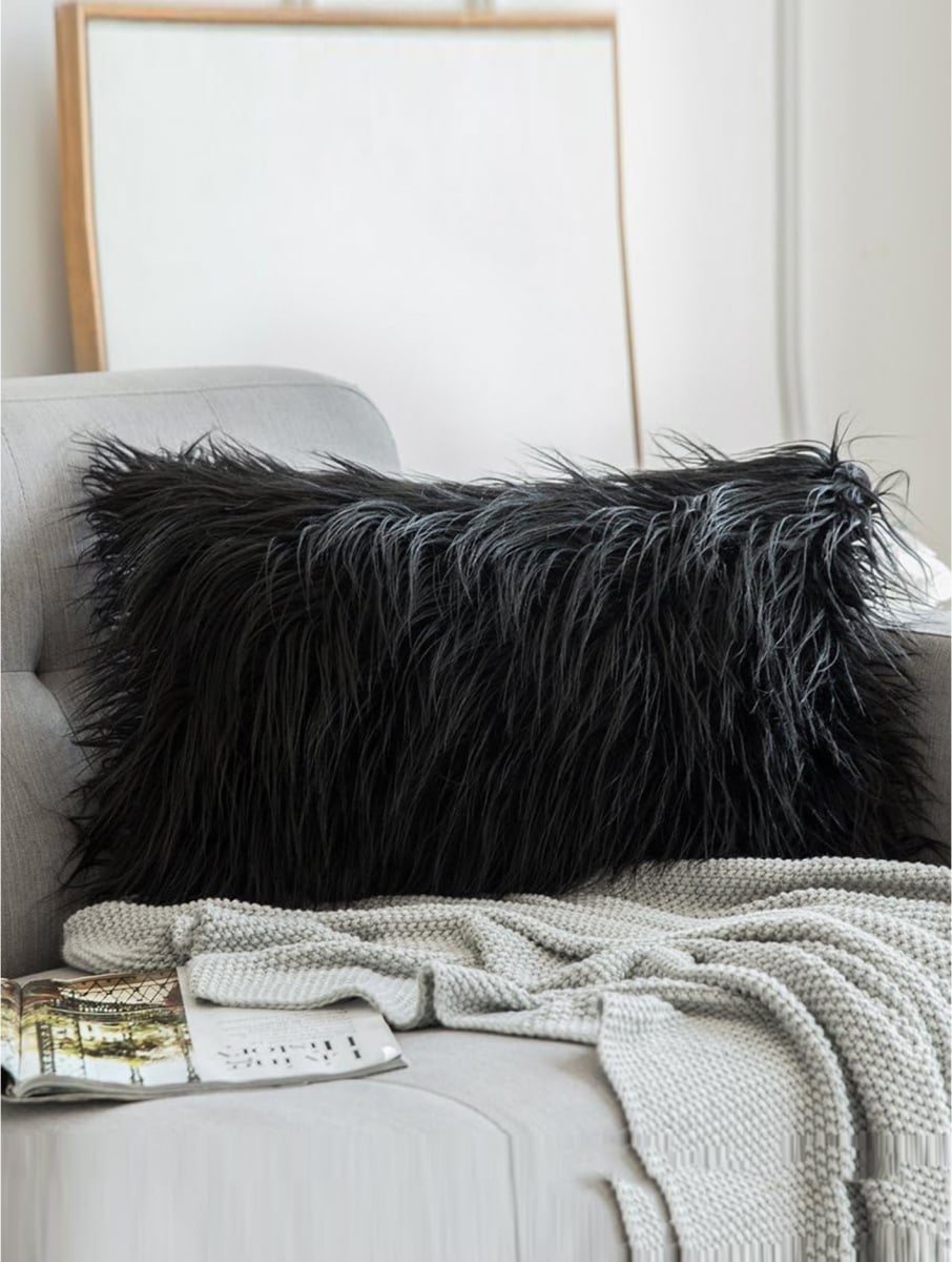 GC-CF1075-01BLK Black Faux Fur Pillow