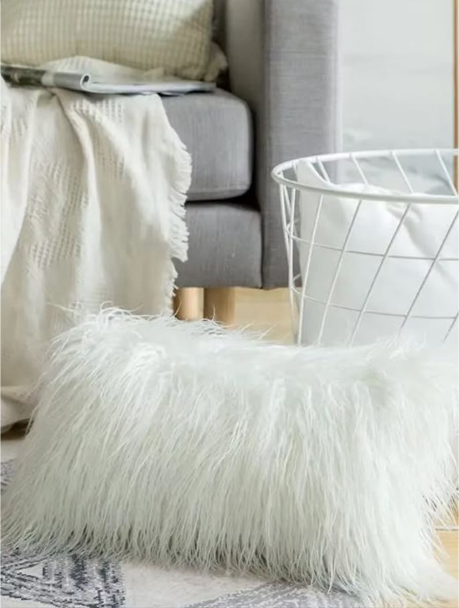 GC-CF1075-02W White Faux Fur Pillow