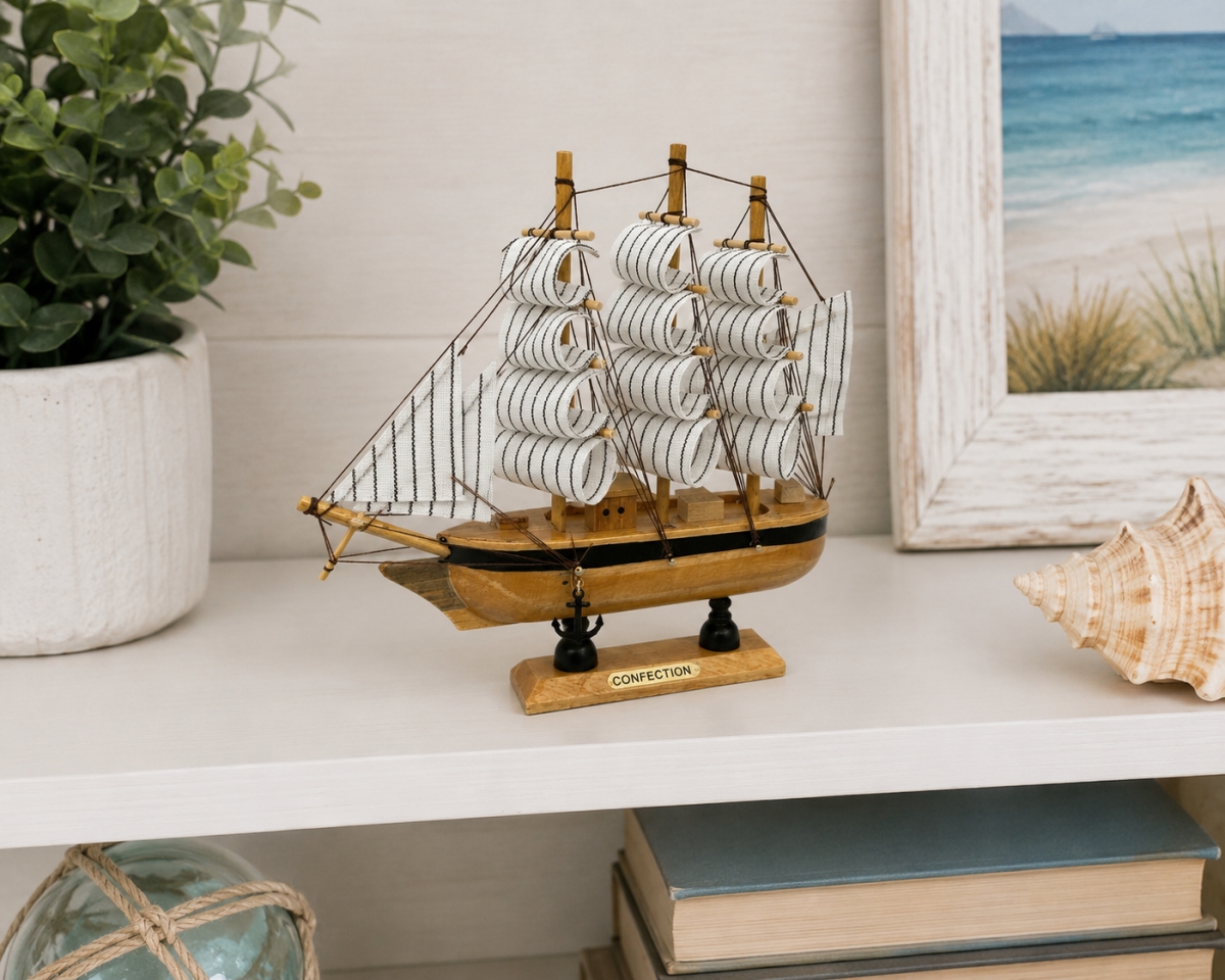 IG-34.015 Schooner With Confection Name Plaque Figurine