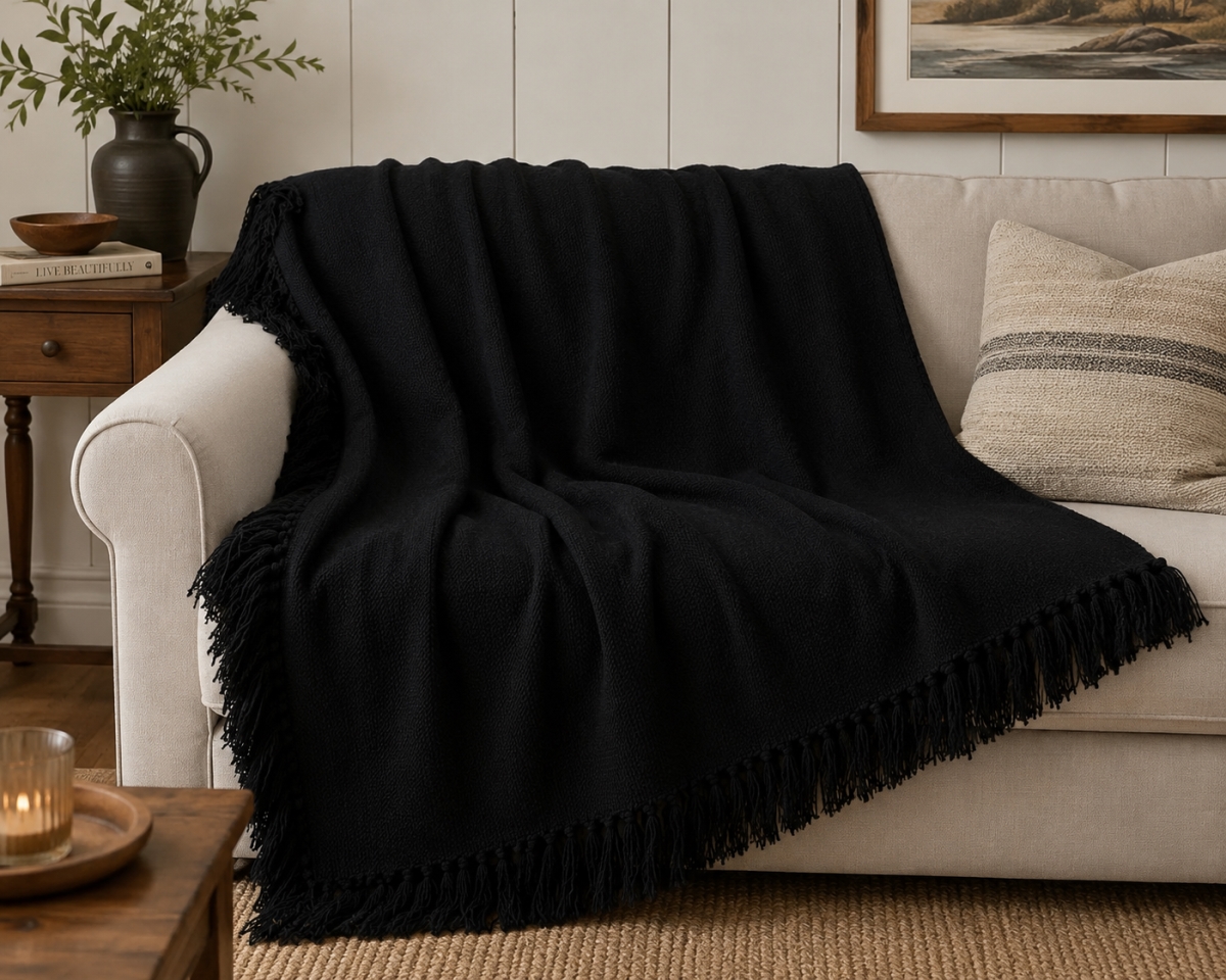 AG-50307 Heart Weave Black Throw
