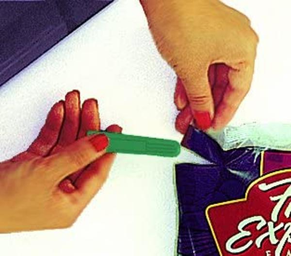 Picture of Maverick Ventures 22001G Ezcut Bag Opener, Green