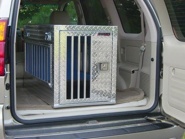4 Seasons Vents Without Storage Door Opens to the Left Dog Box