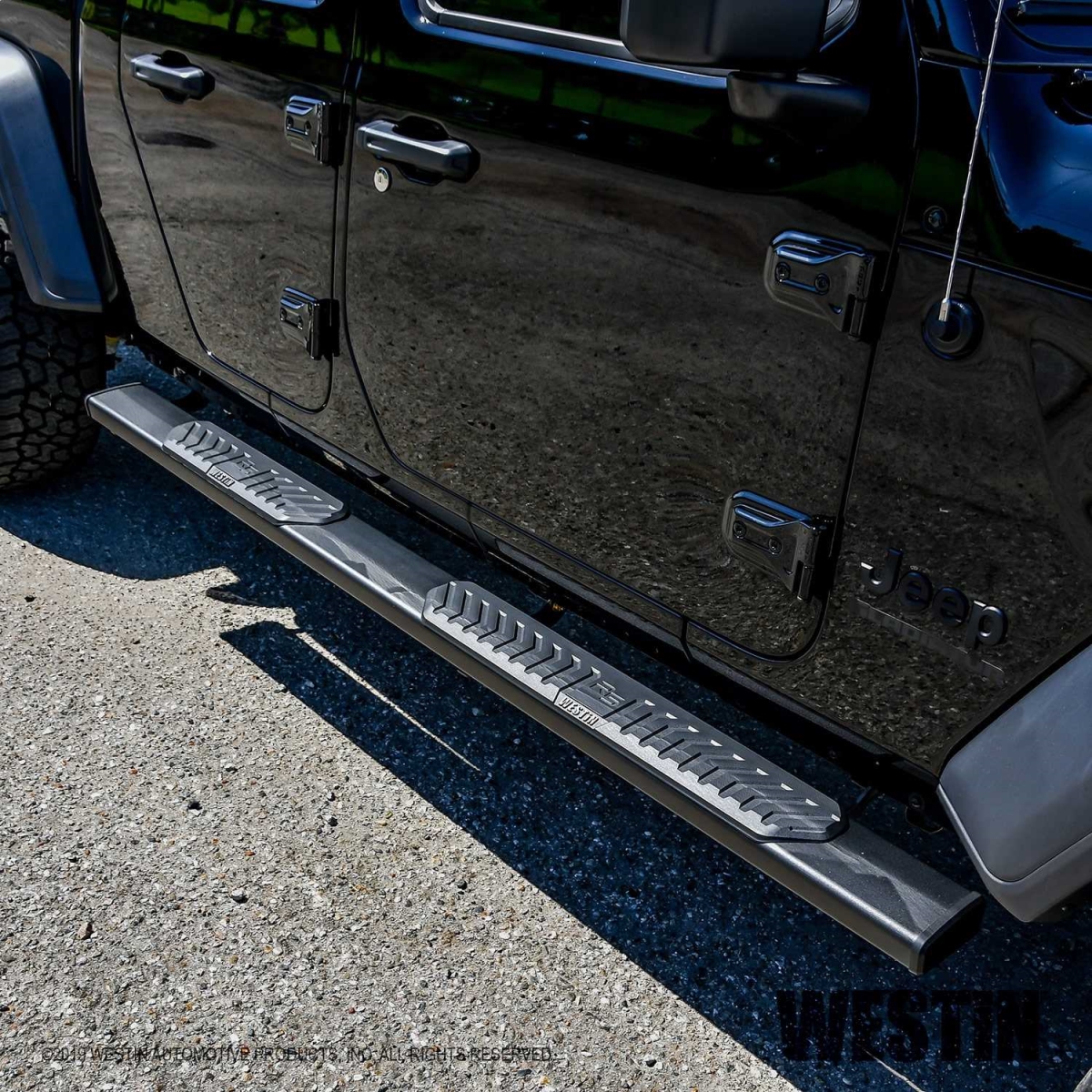 Textured Black R5 Nerf Step Bars for 2020-C Gladiator