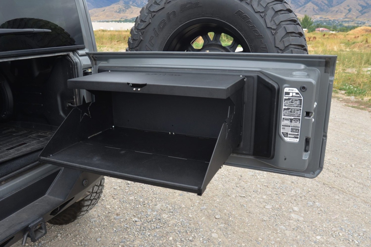 Tailgate Table, Textured Black