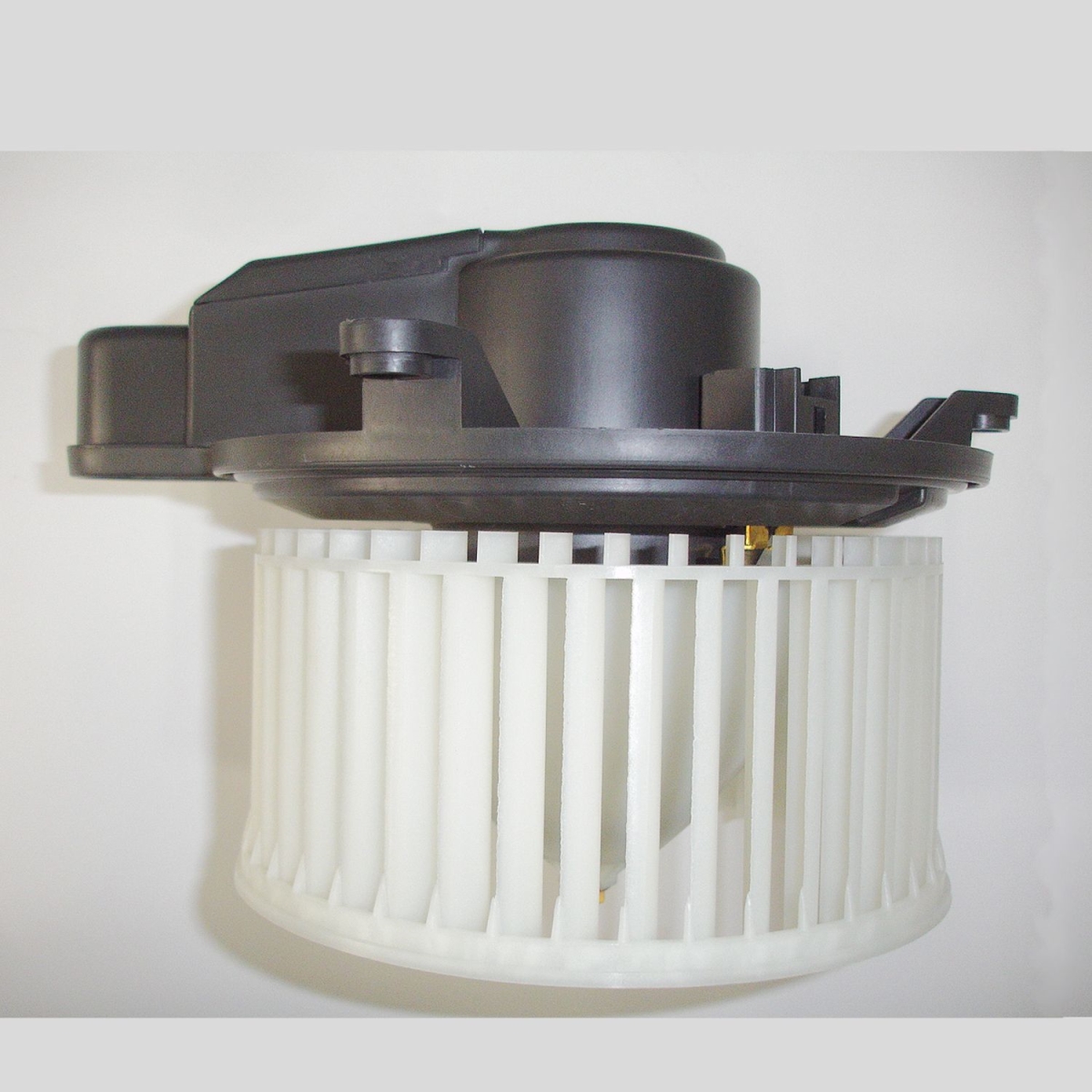 700251 Front Blower Assembly for 2009-2013 Mazda MZ-6, 2011-2016 Ford Super-duty
