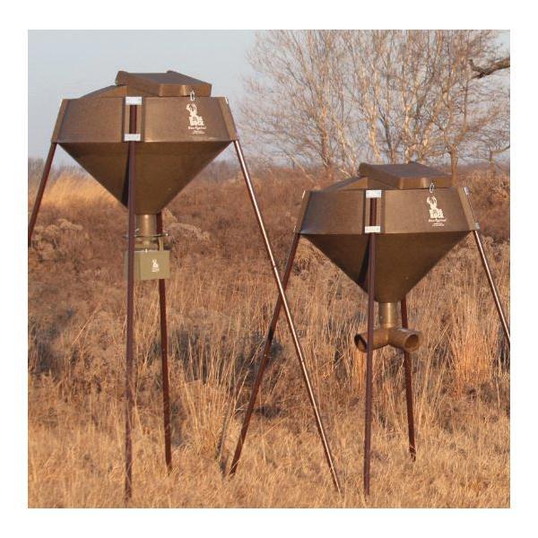 Boss Buck BSBBB-1.6.P Feeder with Square Legs & Gravity System - 600 lbs, 84 in.