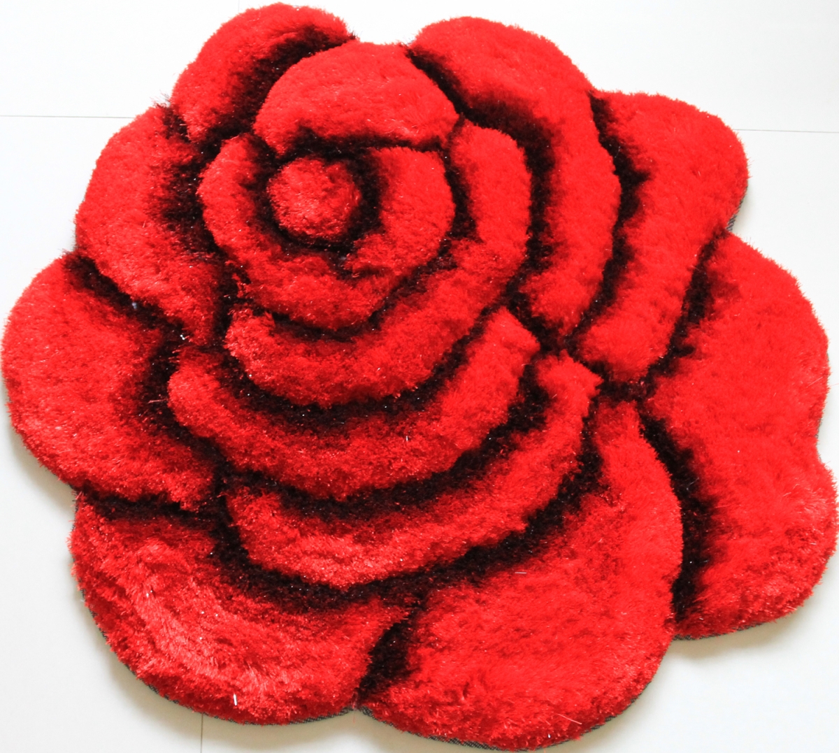 Picture of Amazing Rugs FR602 Flower Shape Hand Tufted 2-in. Thick Shag Rug in Red & Black - 36 in. Dia.