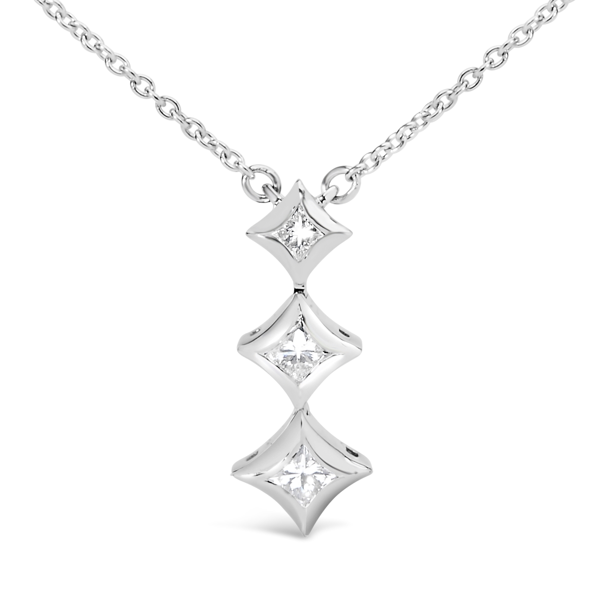 91-2493WDM 18 in. 10K White Gold 0.2 CTTW Princess Cut Diamond 3 Stone Drop Pendant Necklace for Women