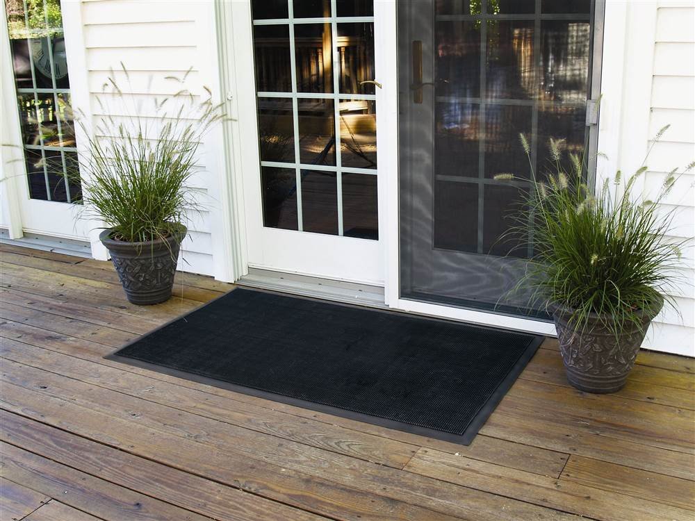 345S3239BL 32 x 39 in. Rubber Brush Scraper Outdoor Mat, Black