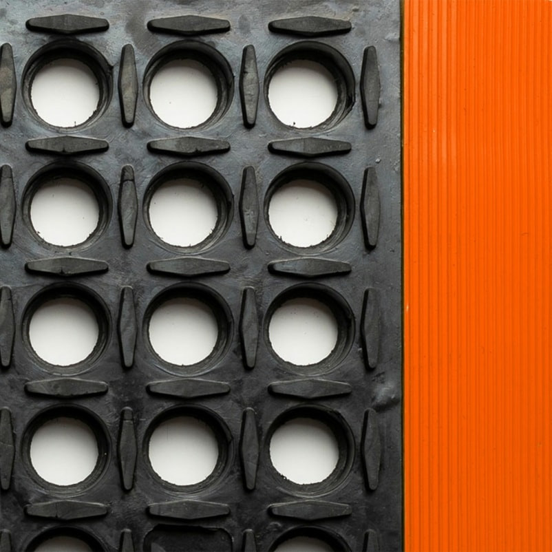 Antifatigue Mat, 40 in L x 26 in W, 7/8 in Thickness, Rubber, Mini-Diamond Studded Top, Black