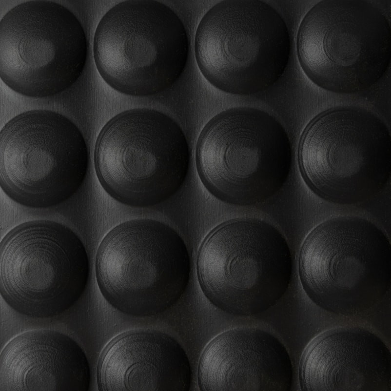 742R0036BL 3 x 75 ft. Bubble Top Floor Protector Runner Mat, Black