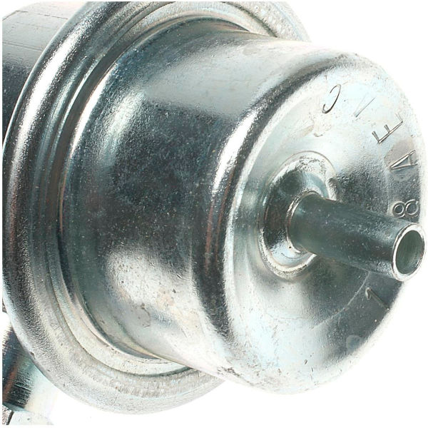 B2488757 Intermotor PR172 Fuel Pressure Regulator for 1989-1991 Audi 200