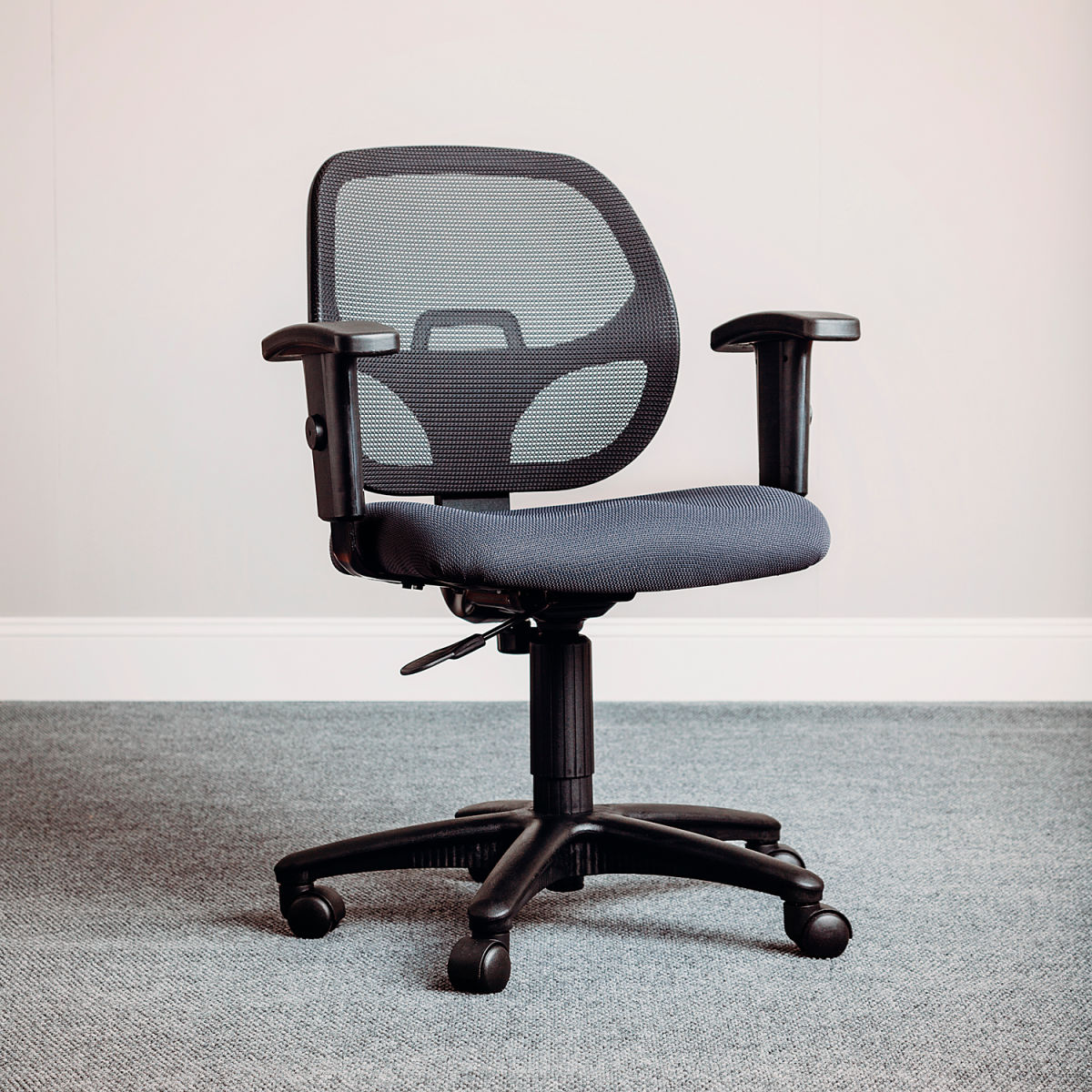 Interion Mesh Fabric Office Chair with Arms - Gray