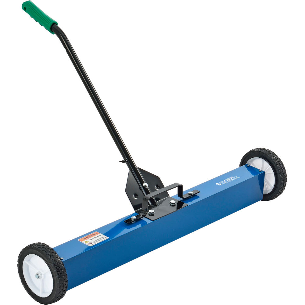 Global Industrial 641778 Magnetic Floor Sweeper - 36 in. Cleaning Width