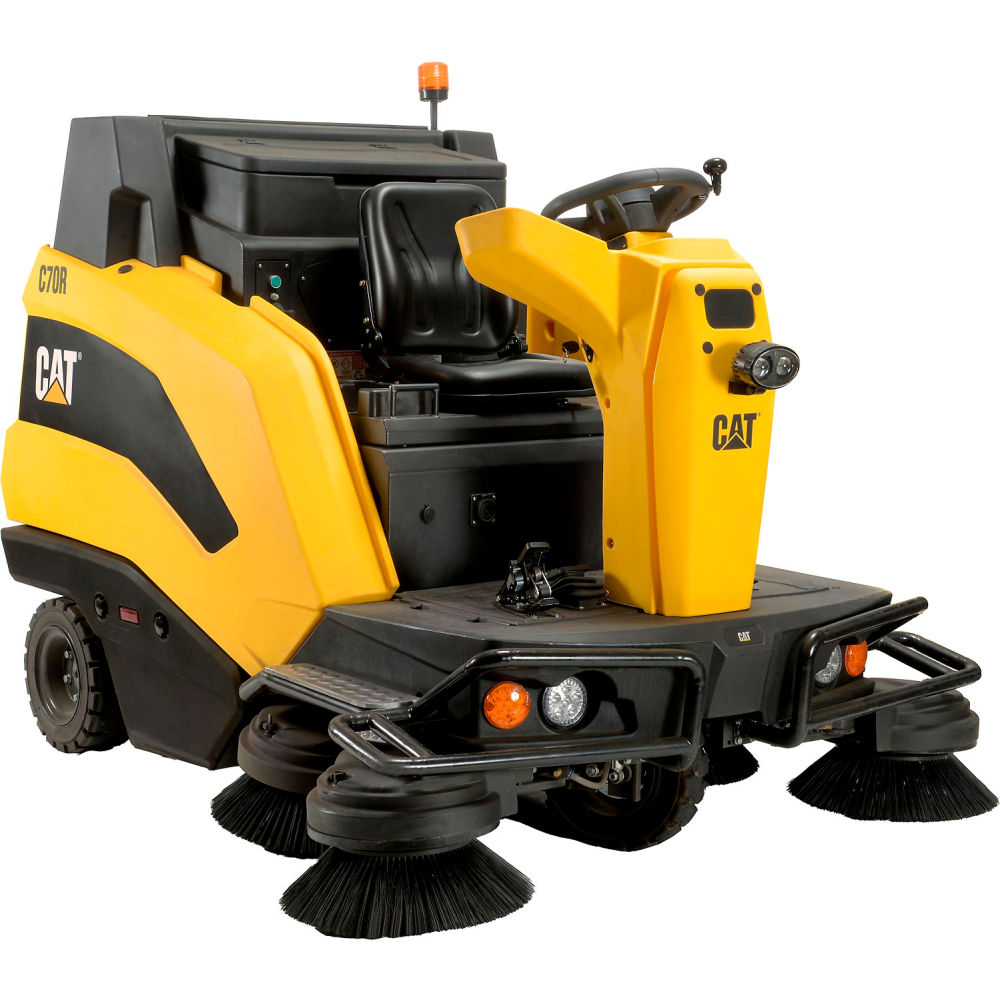 Global Industrial 641820 Cat C70R Ride-On Sweeper 70 in. Cleaning Path