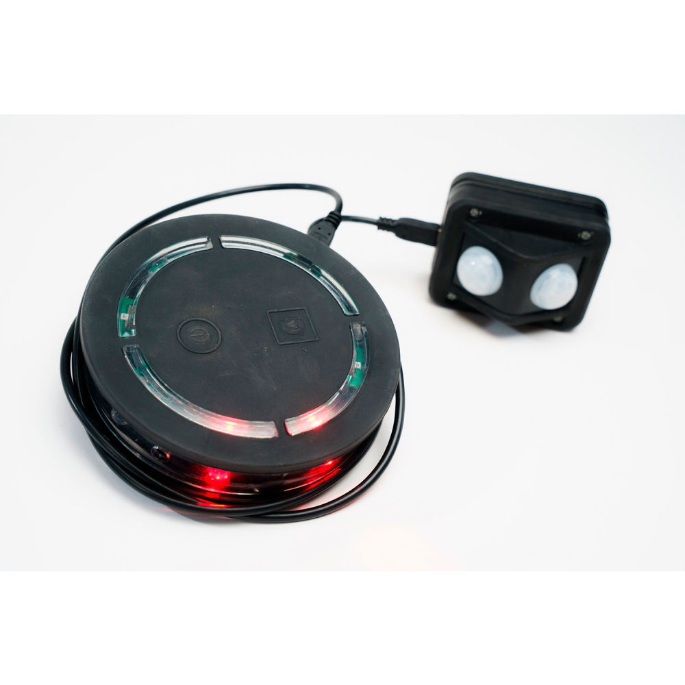 B3134819 FlareAlert Motion Activated LED Warning Beacon 1 Box 2 Sensors 1 Light