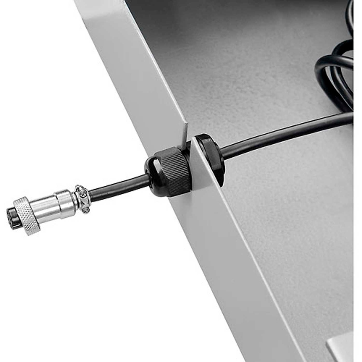 Global Industrial RP4007 Replacement 16.4 ft. Platform to Display Cable for 242433 & 242434 - Black